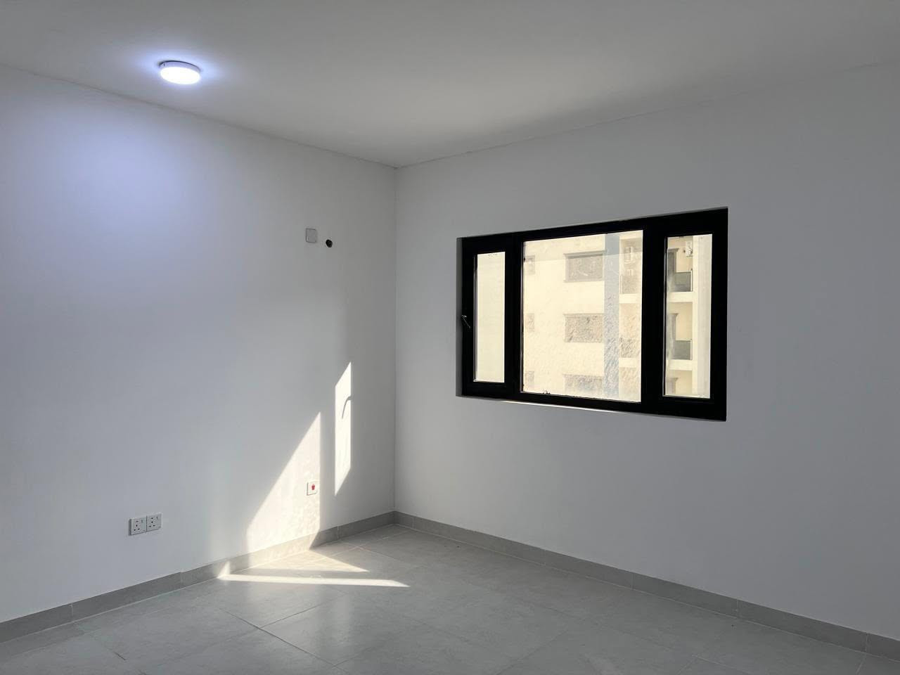 مجمع دار السلام السكني-الموقع: شارع مطار المثنى
المساحة: 205 م² (طابق وسطي)-3 غرف نوم من ضمنها واحده ماستر+ حمام ضيوف 
وحمام للعائلة 
الإطلالة:  على المول
 الشقة جديدة  وغير مسكونة سابقاً
 الإيجار: ،1.150.000 دينار شهرياً
***********
