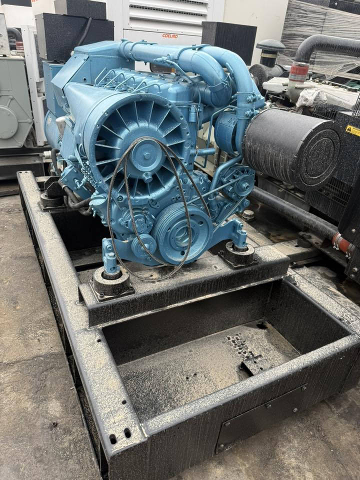 السلام عليكم
دويز 6 سلندر سوبر كولر 
150Kva 
ساعات العمل اقل 200 ساعة 
نظام اوتو حمايه فول اوتماتيك
وضع بلاد شركة  
أربيل صناعه جنوبيه 
نظام اوتو حمايه فول اوتماتيك
وضع بلاد شركة  
🚚يوجد توصيل الى جميع المحافظات وبضمان🚚
🚚كياندن هةية بو هةموو شاركان بةكرينتى🚚
 للاستفسار:
 ابو علي 
***********
***********
***********
