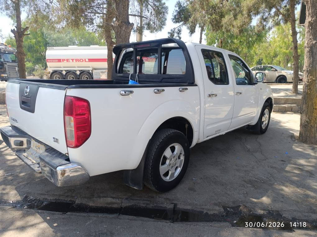 Nissan navara 2009
3 پەڵە بۆیاخی هەیە  گێڕ و مەکینە بەشەرت کێشەی نییە  
سەنەوی 5 مانگی ماوە بەسەر بچێت 
*********** السليمانية, العراق

