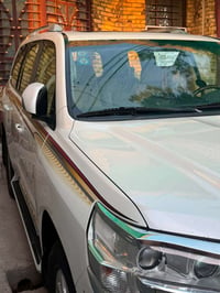 لاندكروز بريميه • ٢٠١٧ • ١١٩ الف