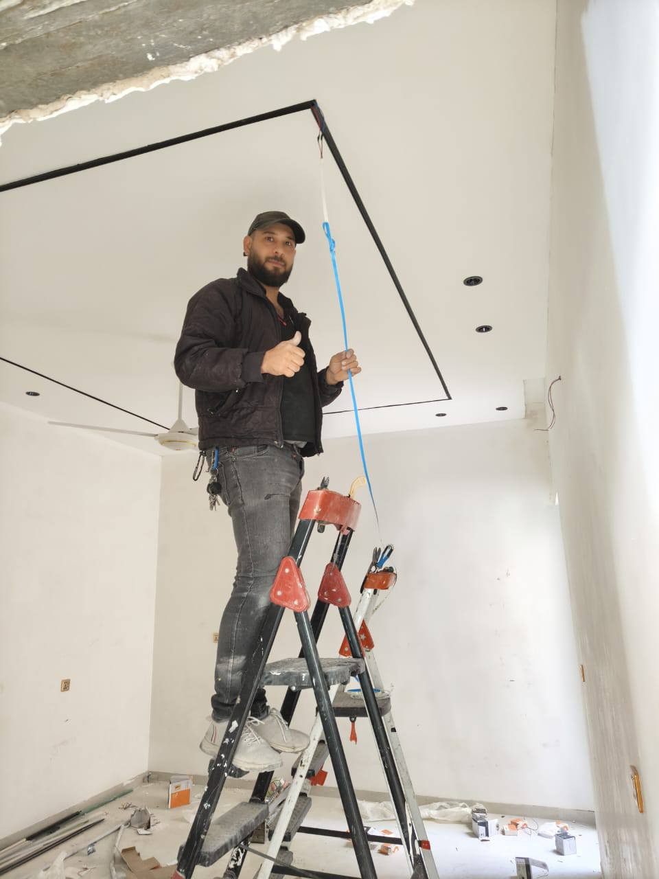 تأسيس كهرباء كافه المباني  سيمنس و بوري باسعار ممتازه اخوكم محمد الكهربائي ***********
