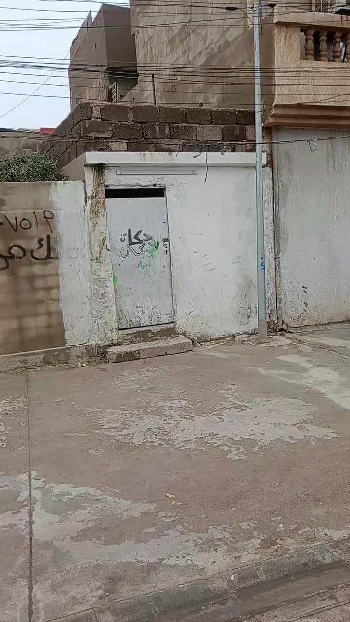 بيت في حي الربجيه كريب عل سايدين النعيمي مقابيل سنتر احسين مساحة 360 ملك صرف طابو ***********
