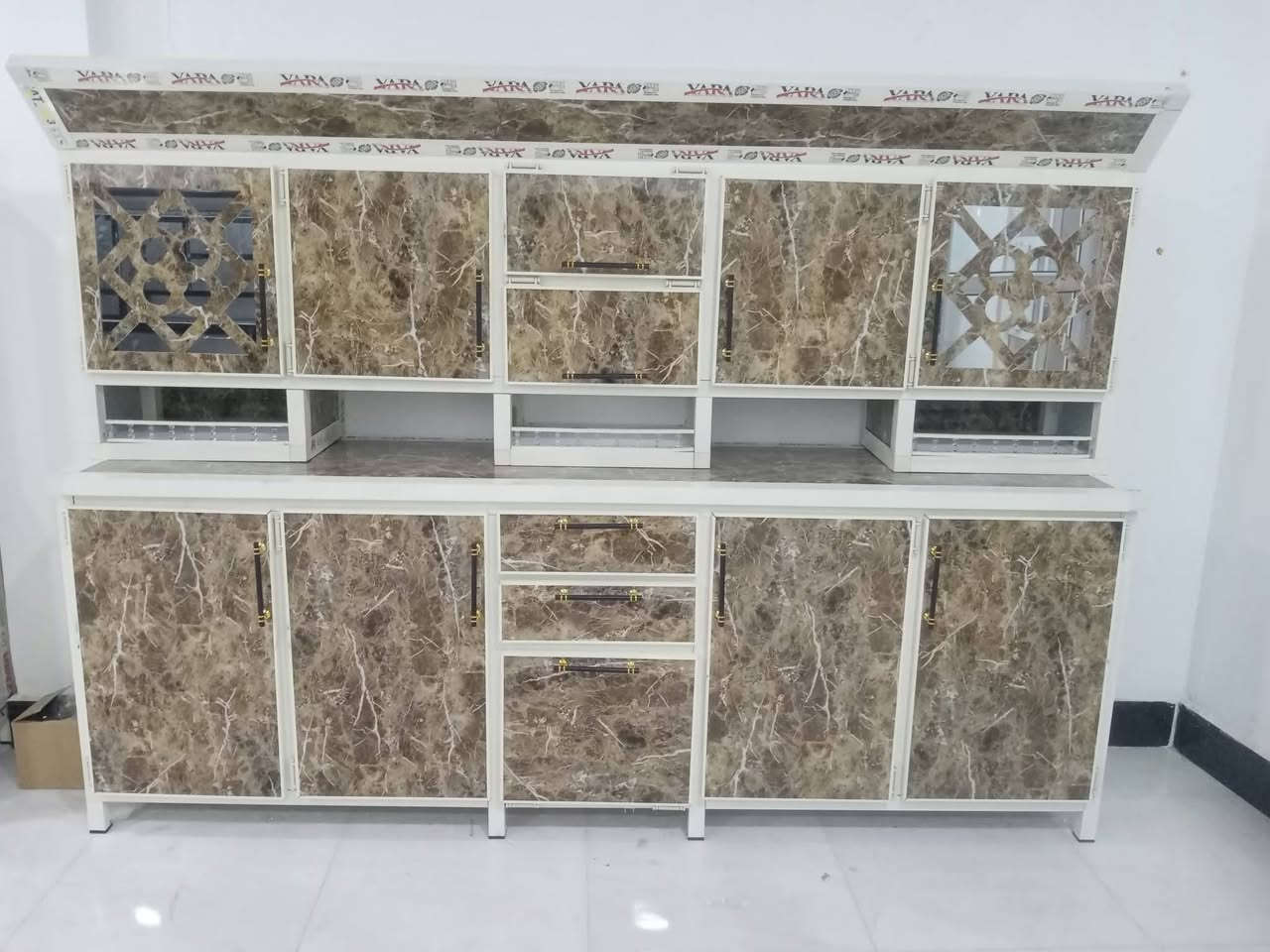 وصول وجبه جديده كاونترات مترين ونص سنك متر و30 مرمر جديد ما مستخدم بأنسب الاسعار اتصل ودلل ***********
