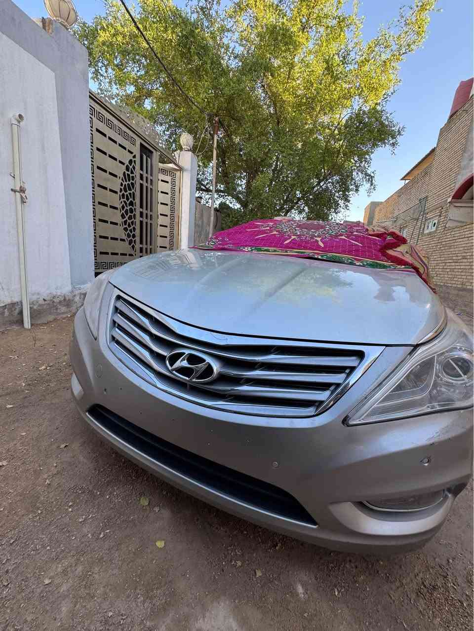 اخوان  السلام عليكم بيع مال متوازي 
محرك 3000 6 سلندر خليجي دوش 
بردات خلفيه مع بردة كهربائية للجامة الخلفية
موديل 2012 خليجي .....رقم بغداد
 موصفات فول 
مكينه 6 سلندر3000  
مواصفات السياره 
بصمه ابواب وحساس 
بانوراما طكتين 
كشنات جلد لون اسود
تدفئه  كشنات
قطعتين تبريد
ثلاجة بالجكمجة 
تحكم كشنات منفصل بل ابواب 
برده خلفيه كهربائيه 
مري شفط  ونظام ترحيب + تحكم
شاشه كامراة
نظام 2اصوات انفنتي 
لد مري جانبي 
دبل كزووز خلفي 
السيارة صبغ عام ابيع 
مكان السياره نجف
السعر  90 بيع او مراوس بالدب
اتصال *********** النجف, العراق
