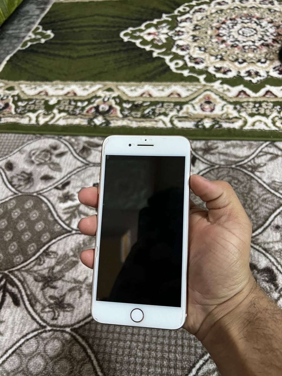 سلام عليكم
آيفون 8بلاس 
بطاريه 79
شرط مامفتوح ولا يصرف شحن 
رقم الهاتف *********** 
مكاني ناحيه القياره قريه الجدعه
