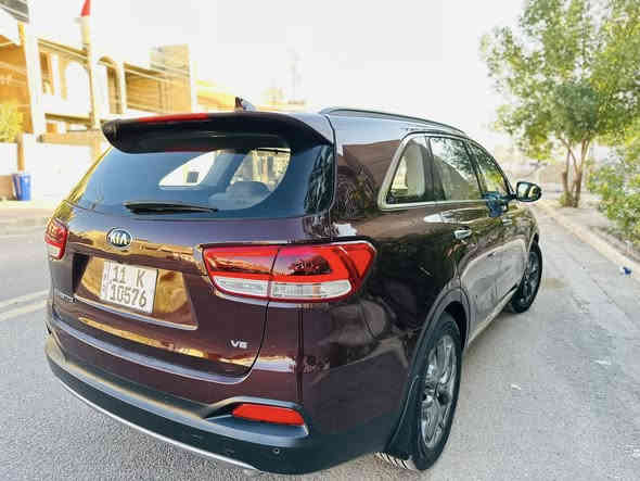 السلام عليكم 
للبيع كيا سورنتو 2016 خليجيه 
رقم بغداد ب اسمي 
فول مواصفات عده البنوراما
محرك 6 سلندر
بصمة ابواب و تشغيل 
٧ راكب 
٣ قطع تبريد 
صندوق كهرباء 
لد امامي خلفي 
زراك لايت
شاشه كبيره + كامره 
حساس امامي خلفي 
بردات جانبيه 
دوسات ليزرية
مرايات شفط + نضام ترحيب 
كشن كهرباء 
وضعيات قياده 
وباقي المواصفات 
السياره نضيفه و جاهزه مكفوله عده شخط بين جاملغ و الباب نصبغ ع كده
السعر ١٧٧ وبيه مجال بسيط 
للاستفسار ***********
