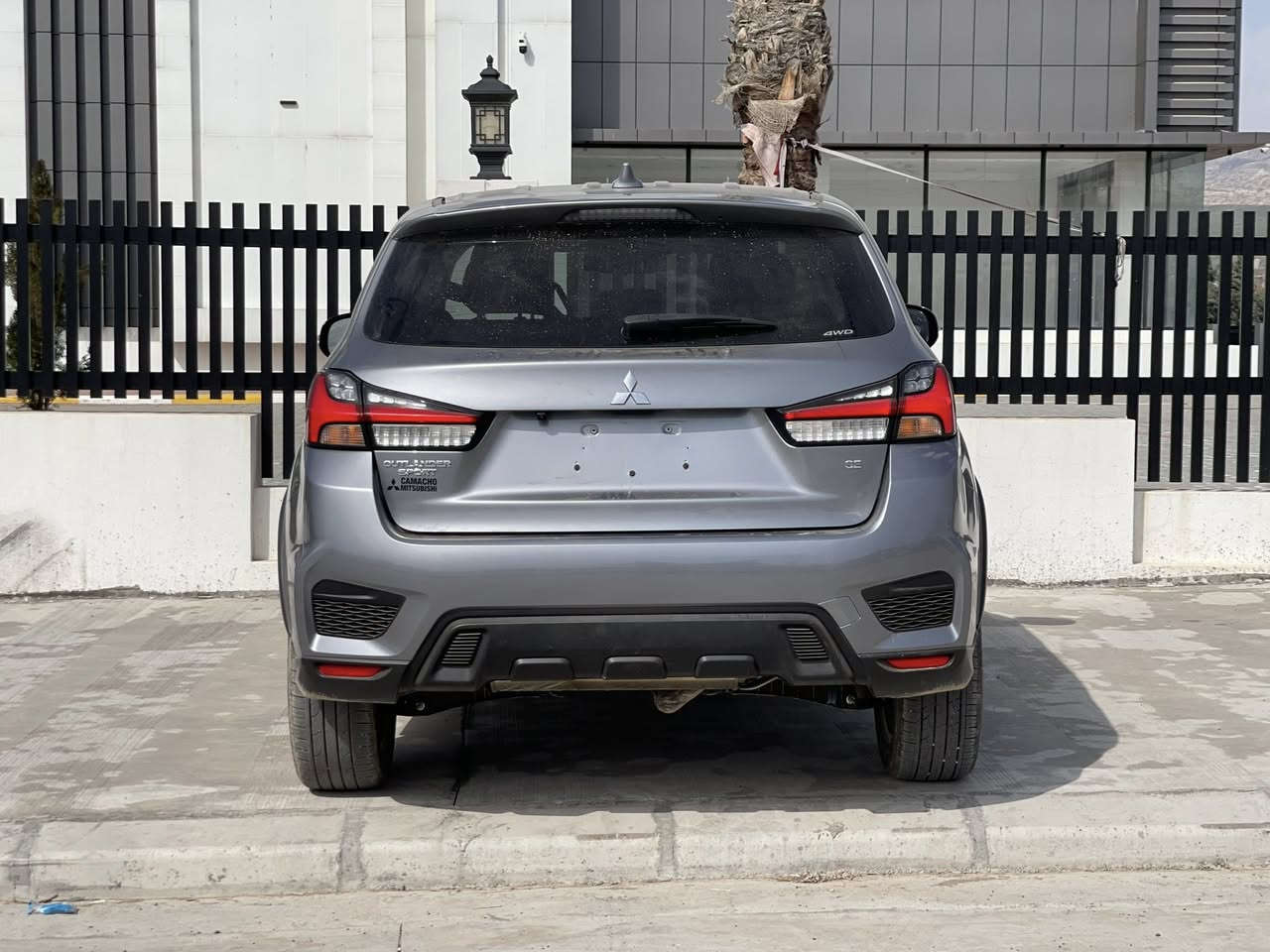 سلام عليكم
سلاو. ميسوبيشي اوتلاندر سپورت موديل 2024

  مواصفات SE فول فول
 بصمة 

 بونيد جملغ صبغ و ثلاثة قطع كلير امريكي

 بدون دواخل ايرباك بس سكان✅

  سعر 123$مجال 💸

                                  واتصاب. ***********📞
