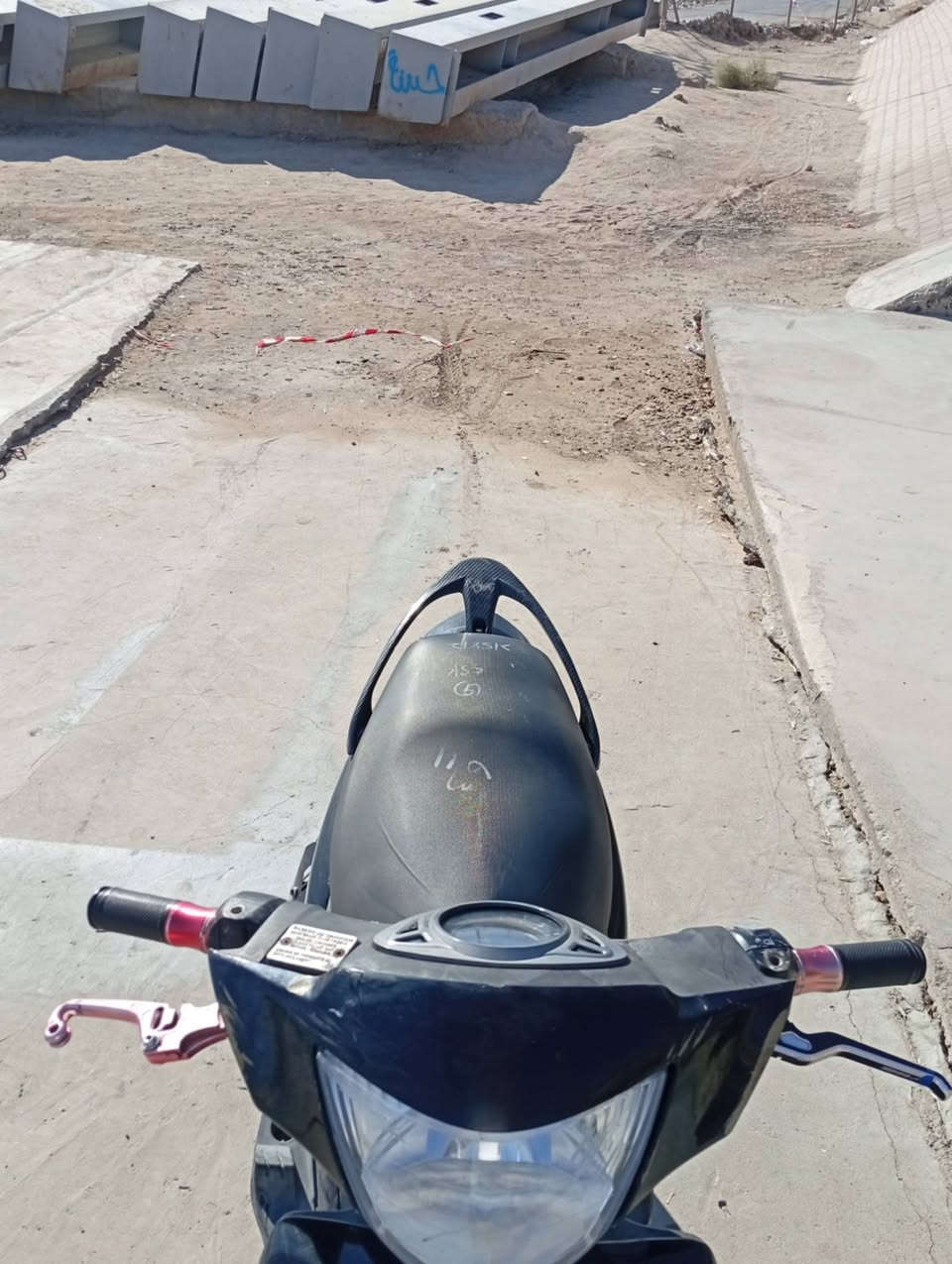 مـاكس عـدله لـلـبيع 

دراجـه تزويد صالنصه مالته صجميه بلادي كفرات بلادي دراجه مزوعه تزويد وكله بلادي مابيه شي تجاري دراجه شلعه ومعدل خير من الله عداد الكتروني سبايدر كاربون فايبر الدراجه  طالعه من الوكيل شهر 12 يعني صارله 3 اشهر طالعه من الوكيل ونظافته فول ومكينه بوشه 55 بـلادي 

السـعر 950 وبيه مجال حك جيه

*********** 
متواجد بس اتصال
