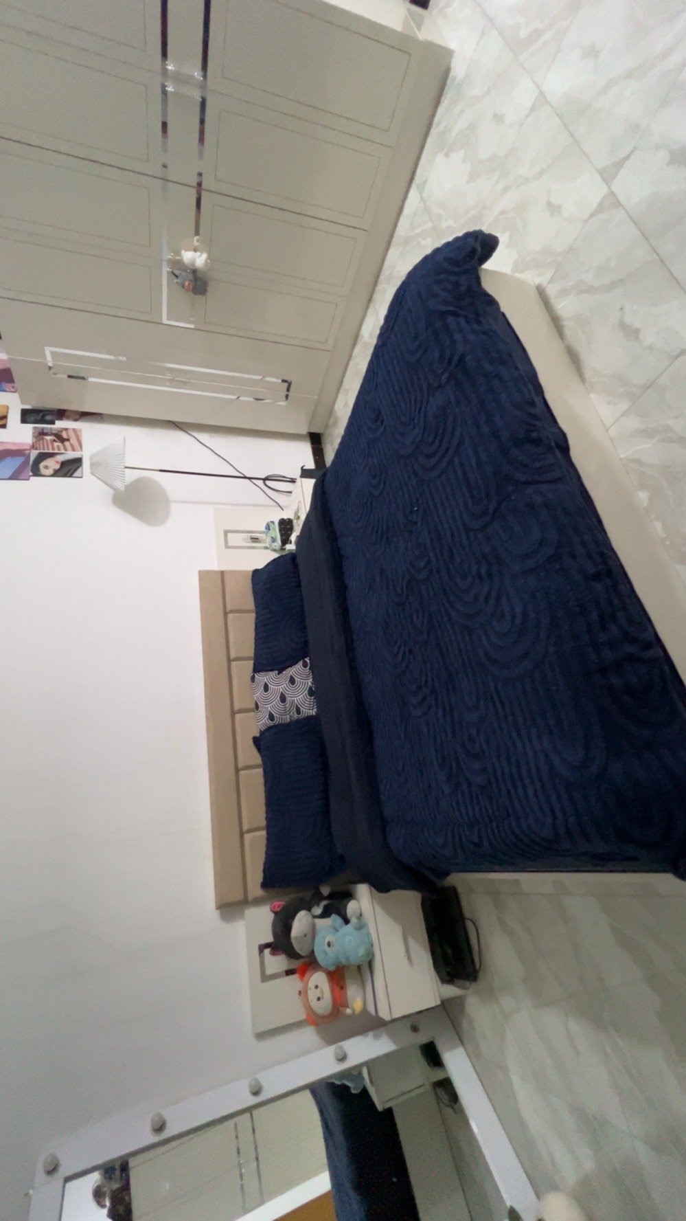 غرفه تركيه جديده ونظيفه ممستعمله هواي اشتريته قبل ٦ اشهر بـــ ٧٠٠ 
الضرر فقط هاي الحافه مال الجربايه والباقي نظيف 
للبيع كامله ماعدا الدوشك 
الشد والنقل عليكم🤍