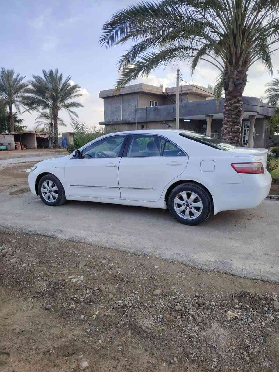 السلام عليكم كامري للبيع موديل /2008 خليجي فول مواصفات رقم بغداد اعلئ فئه GLX  واحد على واحد فتحه سقف برده خلفيه حساسات خلفيه اشاير بالمري كشن كهرباء صدر امامي خلفي جديد تخم تاير جديد كهربائيات كلها شغاله بيها فقط دعاميه اماميه/ديالى الخالص سعرها 120 وبيها مجال/***********

