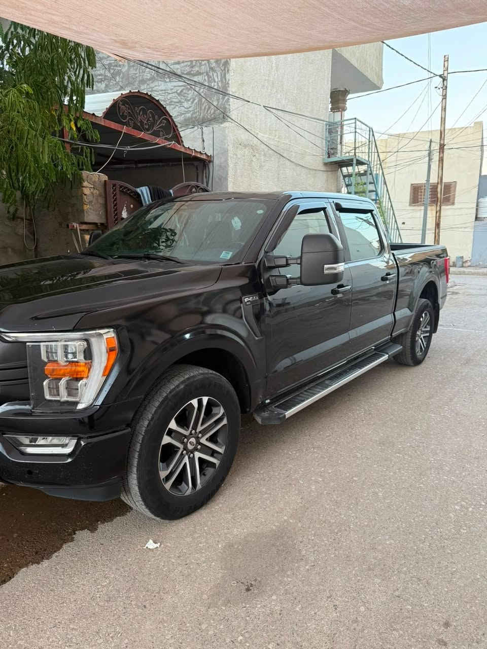 السلام عليكم
عندي فورد F150 XLT موديل٢٣ فول مواصفات للبيع او مراوس بكيا فحل 4000 من موديل ٢٣ وفوك للاتصال ***********
