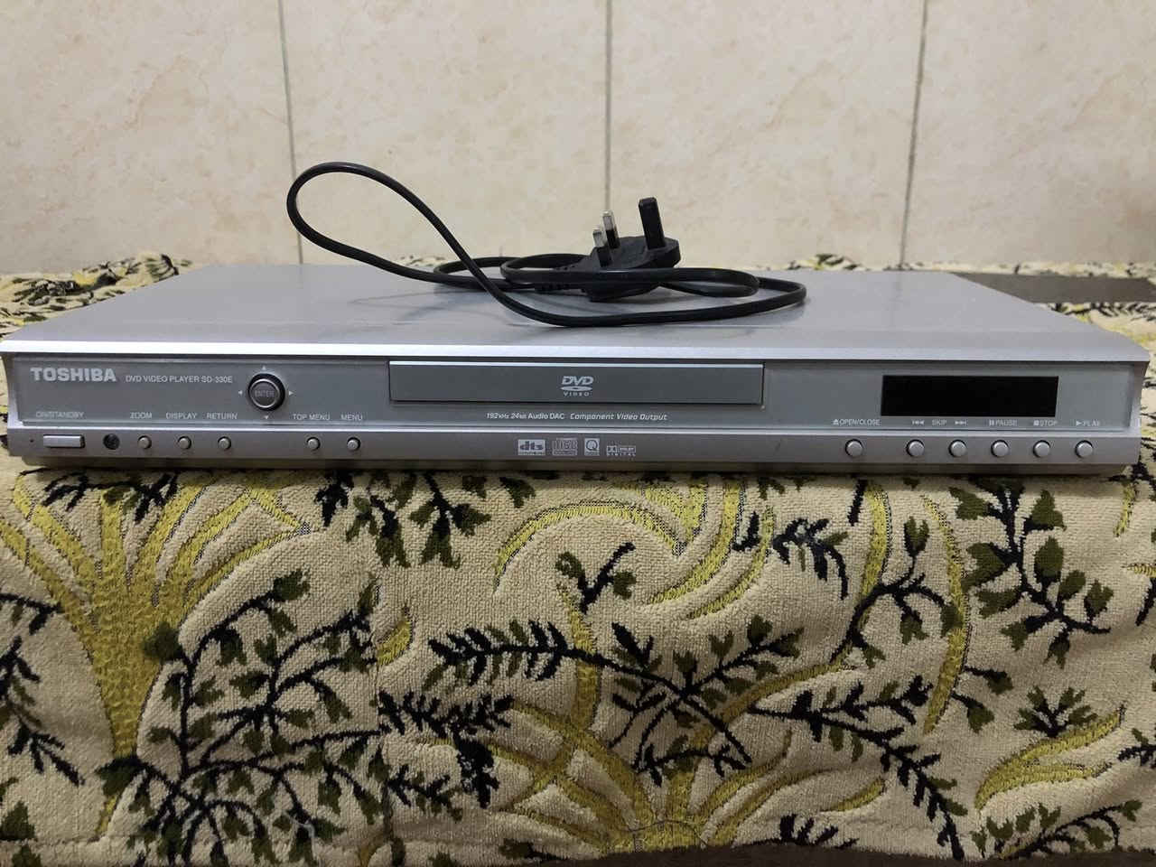 سلام عليكم
شباب اجاني هاذ الجهاز للبيع 
مناسب وشغال توشيبا اصل
السعر 15 الف


**إذا كنت صاحب هذا الإعلان وتريد حذفه لأي سبب، رجاءا أرسل رسالة إلى الدعم الفني**