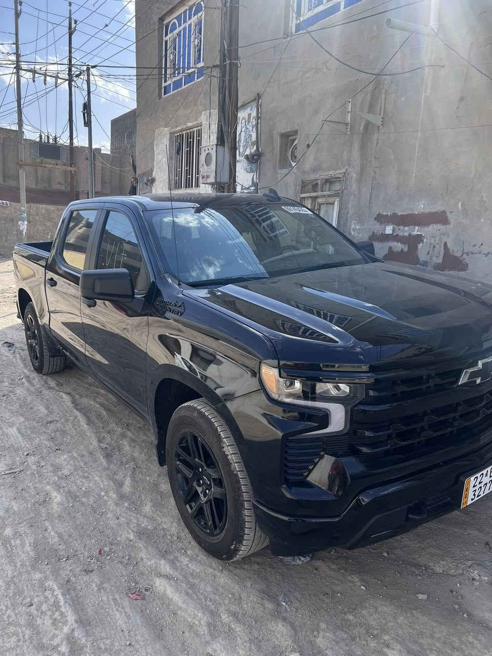 شيفروليه سيلفرادو - ملك الأسود في شوارعنا 🦅لعشاق الهيبة والقوة، سيلفرادو (High Country Edition) بحالة الوكالة. لون أسود ملكي يلمع، وتصميم داخلي وخارجي يخطف الأنظار. السيارة قمة في النظافة وما تحتاج برغي واحد.
• أهم المميزات:
• الممشى: 18 ألف كم فقط (شبه جديدة).
• ساعات المحرك: 512 ساعة (استخدام حشمة).
• المحرك: توربو قوي واقتصادي بنفس الوقت.
• اللون: أسود ملكي (Black Edition).
• الخلاصة: السيارة "تحفة" ومستعد للفحص في أي مكان
• مكان السياره في بابل الحله معارض طريق حله نجف
•للتواصل *********** واتساب
• سعر السياره 335$ ورقه امريكي (قابله للتفاوض)
