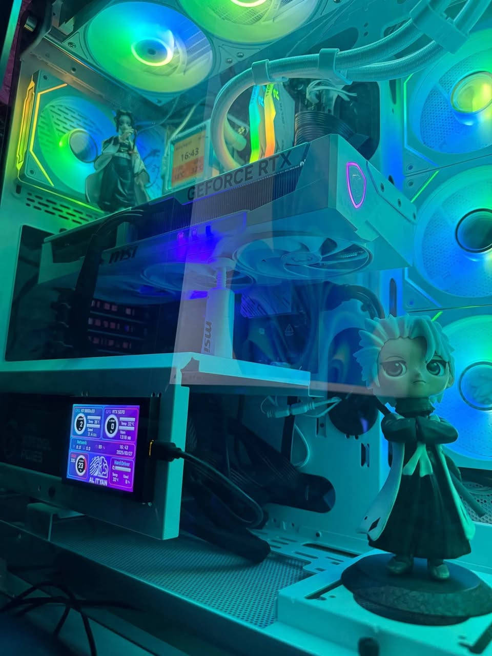 الشاشة :- Samsung 32" Odyssey Neo G8 4K
المذربورد:- M.B MSI B840 GAMING PLUS WIFI
المعالج:- CPU RAYZEN R7 9800 X3D
كارت الشاشة:- GPU MSI RTX 5070 12G GAMING TRIO WHITE
الرامات :- RAM TEAMGROUP 32G T_FORCE Delta RGB 6000 
32 16×16
WHITE MNC
البور سبلاي:- P.S MSI MAG A850GL GOLD MNC
الكيس:- CASE CORE P6 TG WH
المبرد:- THERMAL WARFRAME PRO 360 ARGB
يوبي اس 3000 كي في اون لاين سعره 500
الهاردات 4 تيرا اس اس دي
امانه الله اخوان ملاعب بيها ولامشغلها غير 10 مرات بزايد لان ابد مفارغلها وهاي لوصولات كدامكم بيش صارت عليه 4 و 700 تقريبا رايدها قفل 3750 ومتحصل بهل سعر علئ دولار هسه وغلات لقطع كل لقطع سبشل تحياتي الكم 🌹
مكاني ديوانيه شباب ***********
