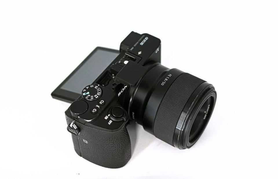 السلام عليكم كاميرا سوني  نضيفة جدا واستخدام قليل  شترها 15 الف   مع عدسة ١٨.١٣٥
مع بطاريتين  
مع رام 
وحقيبة سوني  السعر مليون قفل قفل


**إذا كنت صاحب هذا الإعلان وتريد حذفه لأي سبب، رجاءا أرسل رسالة إلى الدعم الفني**