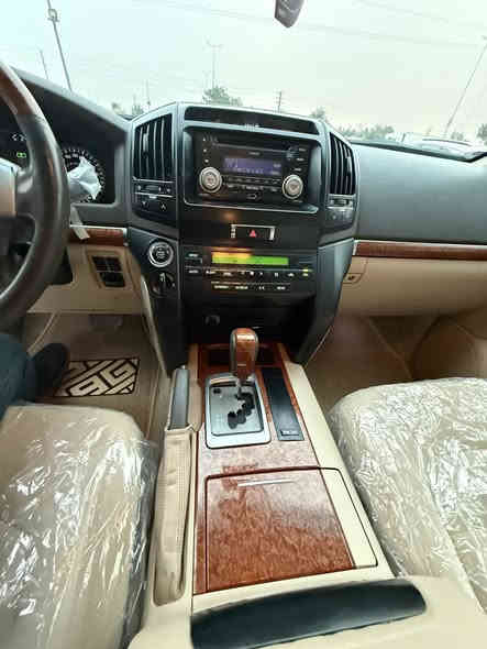 لاندكروز 
2014
تكمة
وسنوية
مري قلاب
مري. شفط
فتحه بصمه كشن 3 حركات
8 ايرباگ
مكينه 6 سلندر
 تشغيل عن بعد
زراك لايت ***********
واسط العزيزيه

***********
مكفوله كفاله عامه 
398 بيه مجال
