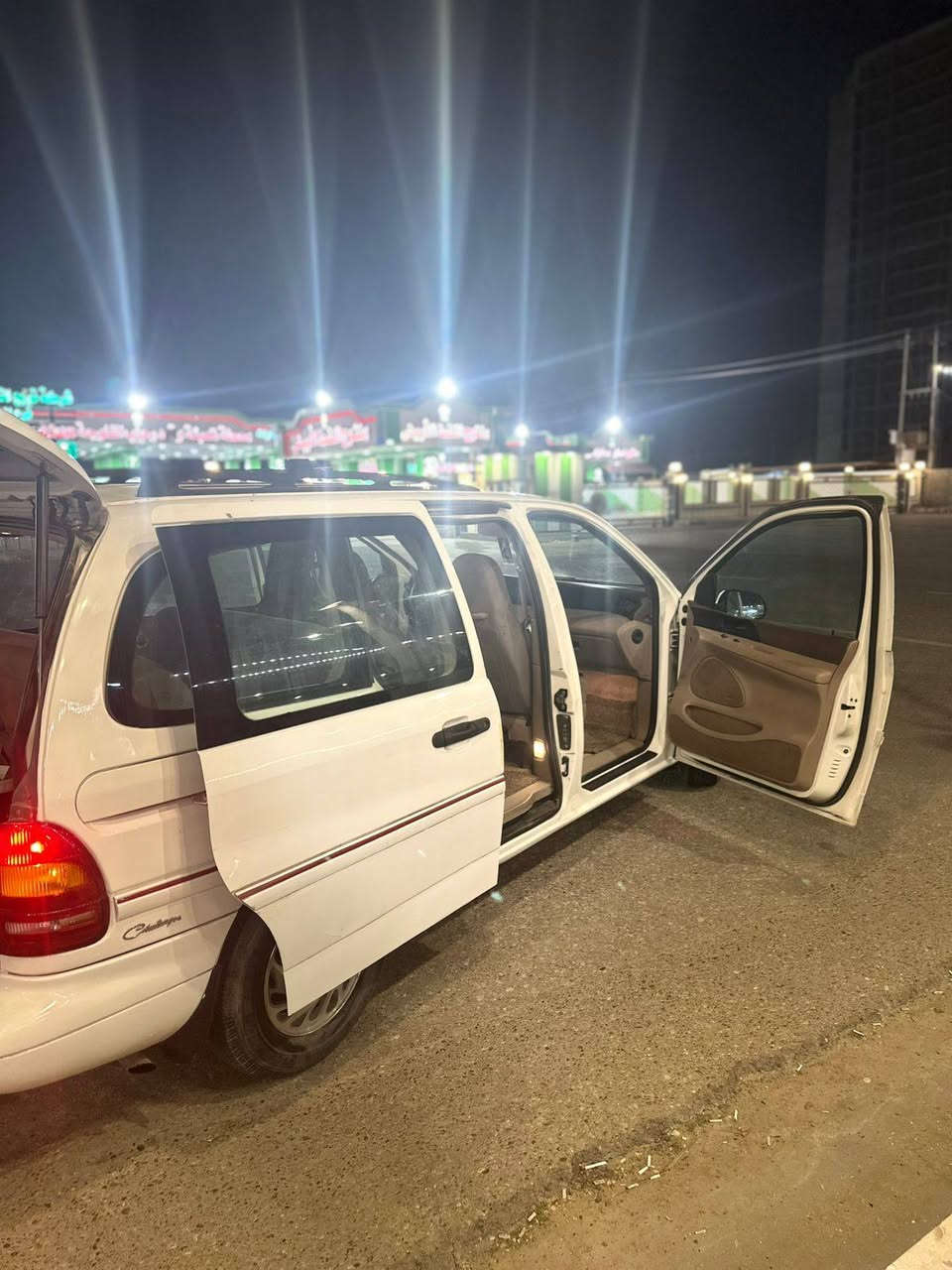 سلام عليكم
فورد وند ستار موديل 95ارقام بغداد كلها بلاديه شرط التحويل المكان الفلوجه السعر 45ورقه وبيها مجال ***********واتساب

