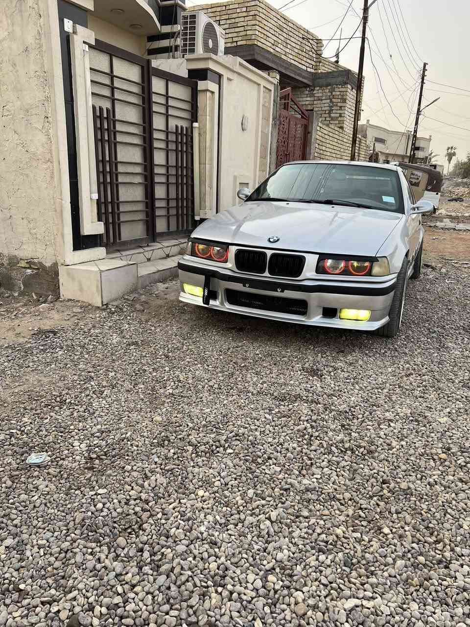 للبيع  مال جناي سياره كلهه علبلاد مكينه ٤٤ دينمو مي سكليتر كهرباء مال حاويه كير شورت شفتر اكسل قفل بلاد مو لحيم صبغ جديد غرفه جديده تخم تاير صدر جديد تخم ويل شفه عريضه مضومه زنون بلاديه الامانيه برده خلفيه اصليله تصعد وتنزل صالنصه رياضيه اصليه مو تجاري جام ٤ كهرباء السياره كلش قويه مابيها نقص برغي بجم نفخ مو عادي مرايات M سبايدر خلفي ودفيوزر سماعات Boos مع دمام دركه M اصليه  
السعر ٧٥ وكلشي اكو بلسوك ماعجبك السعر نورنه بتعليق حلو *********** 
رقم كركوك تحويل مباشر اكاتبك ويه ابو سنويه
