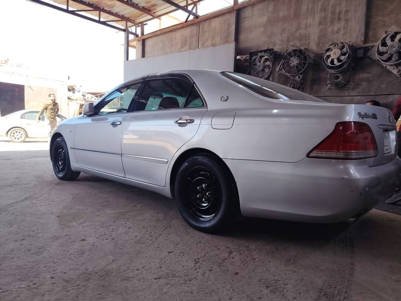 كراون شاهينه 2005 خمسينيه
كفاله ضربه وصبغ عده كص قمارة 
3 دكم تحوير نجف فوك وجوه فقط دشبول إمارات 
شاصي 80
 مبايعات بسمي 
 السعر 100 وبيه مجال حك الجية
مكاني بابل
للاستفسار اتصل ***********
