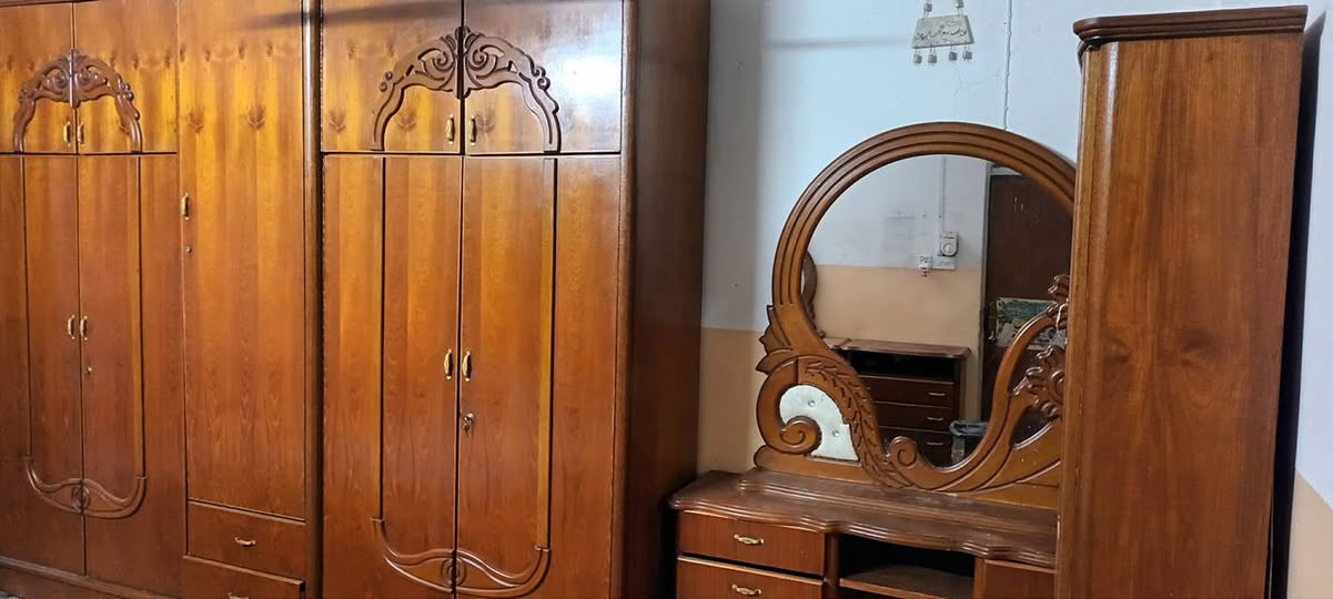 مكلف بل نشر
غرفه كامله للبيع
 التفاصيل مع صاحب الغرفه
الاتصال ع رقم
***********
