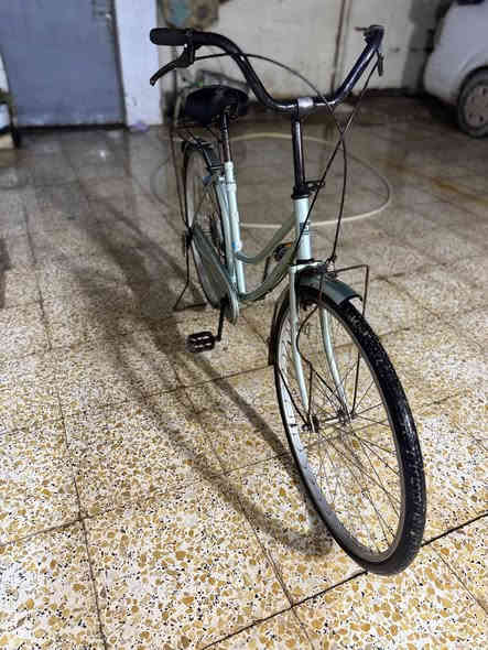 بايسكل للبيع
اللون الرصاصي 
الحجم 26 
مكان /بابل قضاء القاسم 
السعر/75بي مجال
الاتصال/***********
