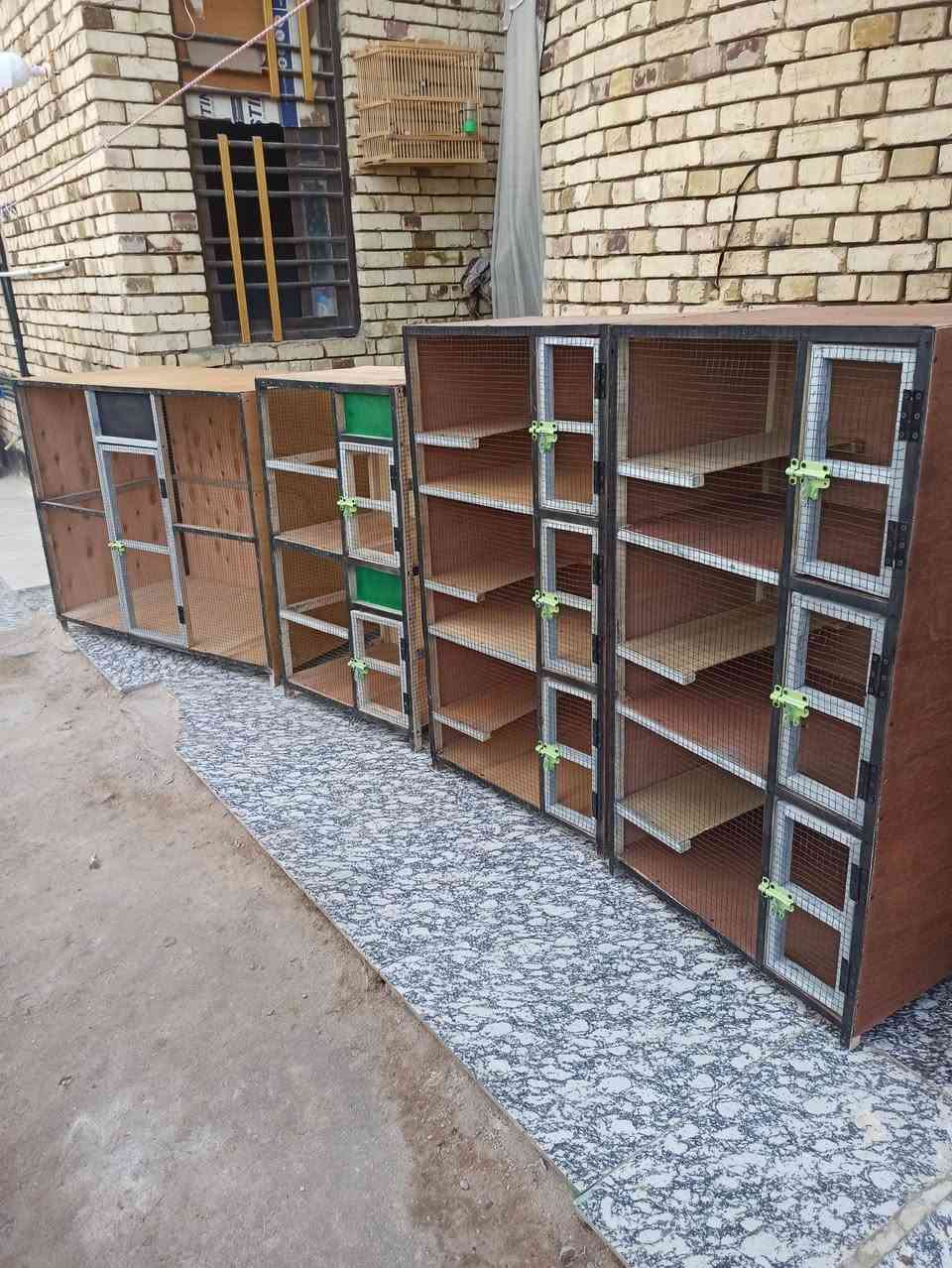 للبيع خانات وقفص حجم كبير 
باقي التفاصيل داخل الفيديو 

ملاحظه.....

نعمل حسب الطلب //اقفاص دجاج
خانات للدجاج // قفاص بلابل 
خانات حمام  // ابراج حمام 
ابراج طيور حب و كناري وغيرها 
بسعار مناسبه

للتواصل ***********
 يوجد واتساب
