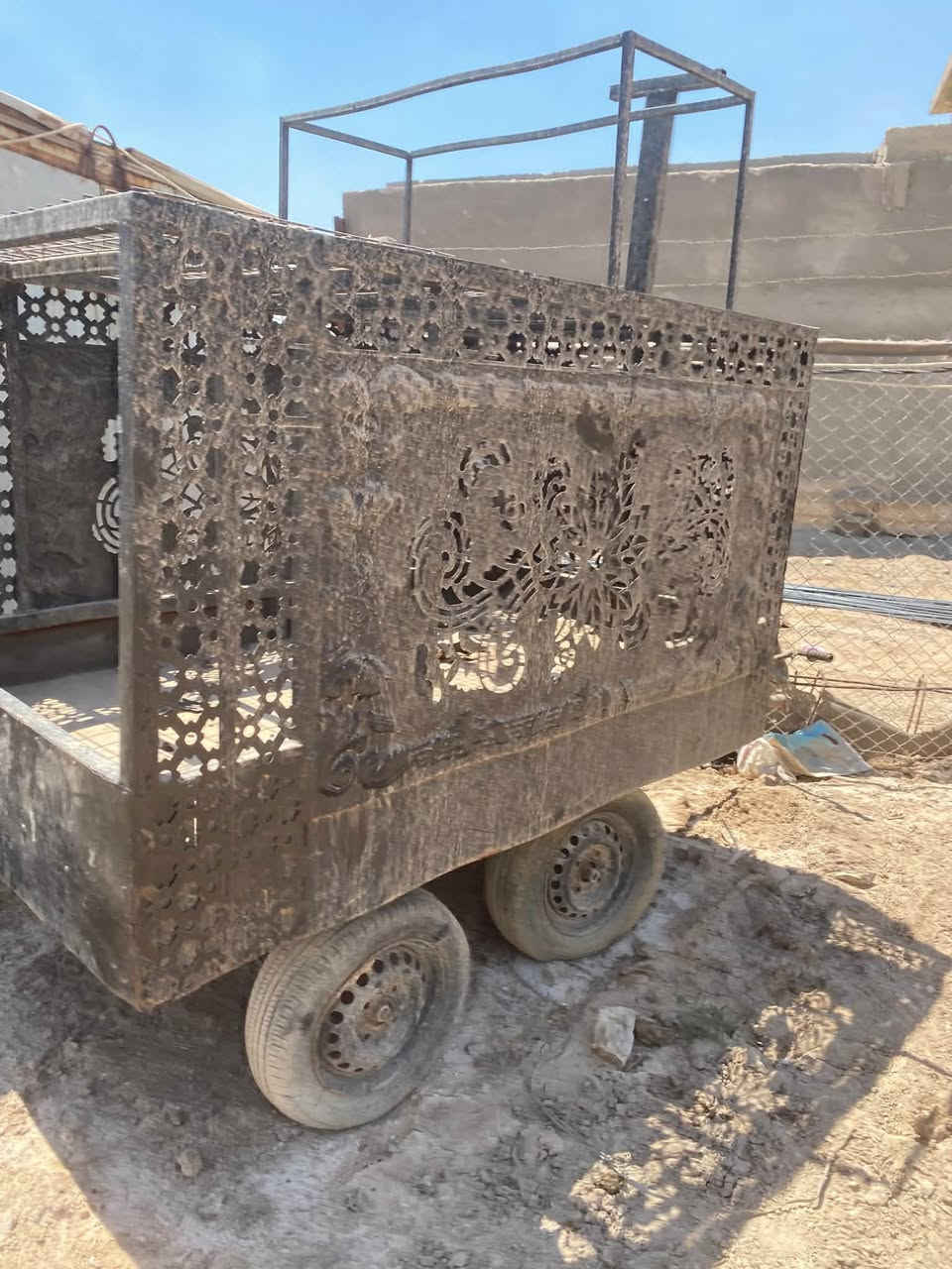 سلام عليكم عربانه موكب البيع  

وترهم مراوس بعربانه 

المكان بغداد جسر ديالى الكرغواليه 
هـ ***********
