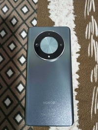 هونر x9b ذاكره 256   12+8 لامفتوح ولامصلح مكفول بس فطر بسيط بلشاشة فقط...