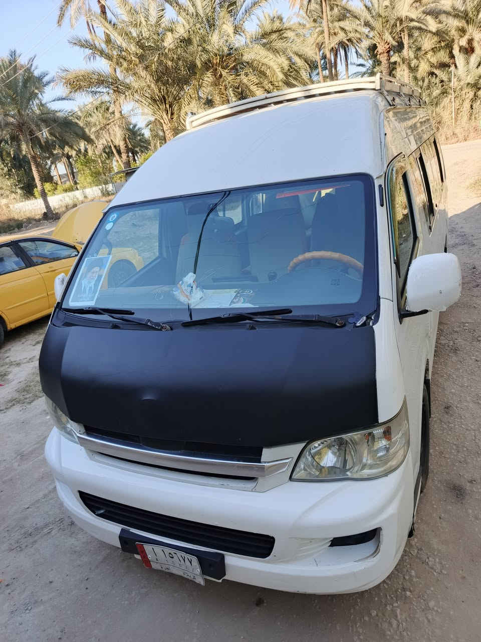 السلام عليكم h2 للبيع مديل ١٤ سنويه ماساقطه مصفره وجاهزه من كلشي مكينة كوستر كير تخم تاير حداديه كله
جديد باب كهربائي سياره بيه مكانات صبغ وبيه بارد 
السعر ب105 وبيه مجال قليل
مكاني طويريج ***********واتساب
