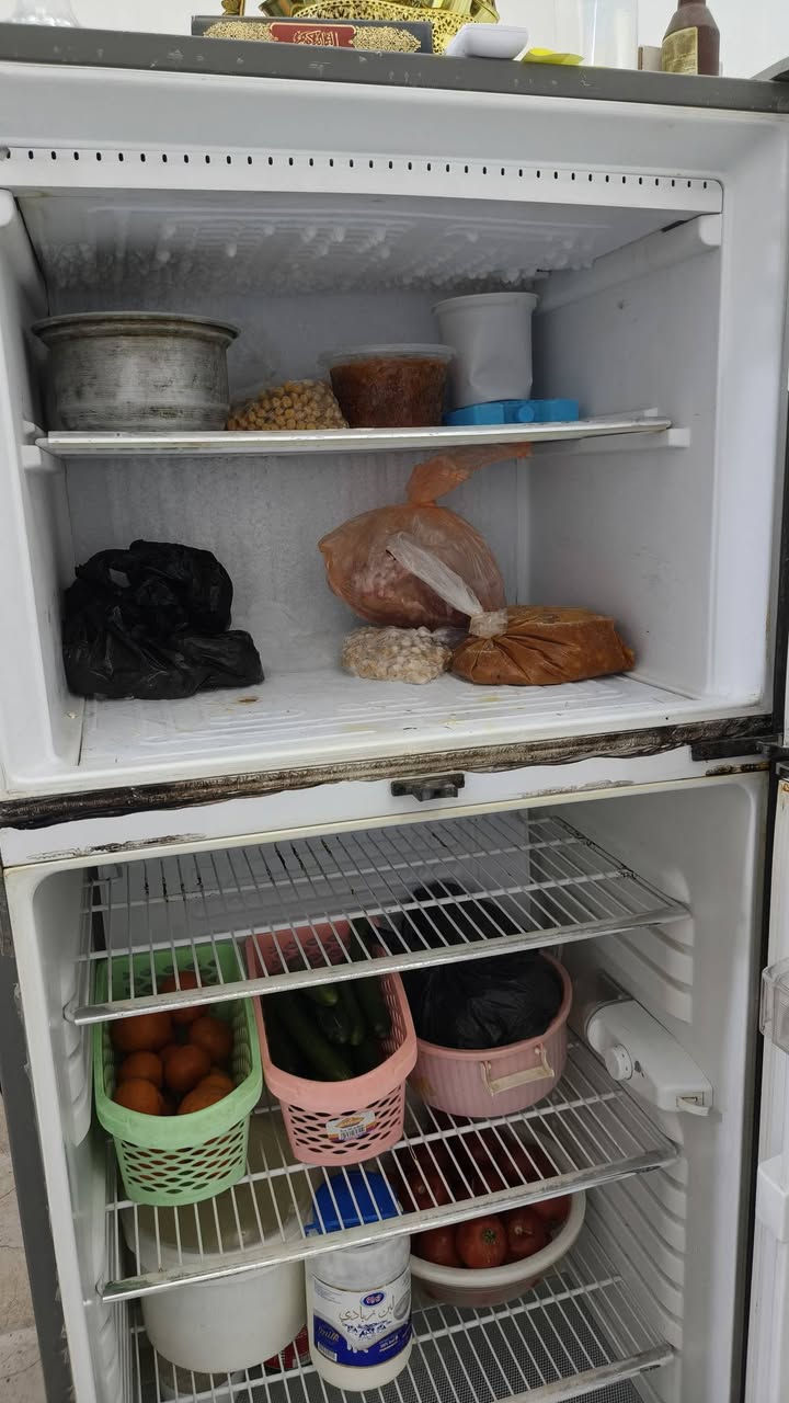 غراض بيت للبيع 
ثلاجه جديده
مجمده 
كنتور كبير
كنتور صغير
بوفيه كبيره
زائد سبالت عدد ٣جداريات جديدات طگ الكارتون
وسبلت كنتوري ٣طن جديد طگ الكارتون
غساله جديده
كاونتر المنيوم ٤متر قاطين
چرابي ام النفر خشب عدد ٣
طباخ ابو 5 عيون نضيف جدا وكله شغال
مكينه خياطه ام الفراشه 
تنور كبير غاز +تنور صغير ارضي غاز
منضومة انترنت +كامرات
مراوح سقفيات عدد ٨ جديد طك الكارتون استخدامهن كلش قليل 
علما ان الغراض كلهن جديدات مال بيت كله تجهيز جديد
للاتصال والاستفسار يرجى الاتصال على الرقم
***********
