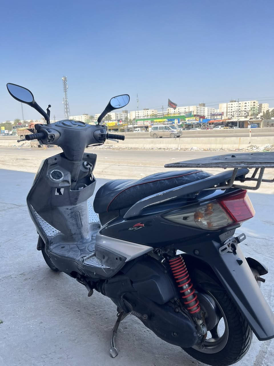 السلام عليكم ورحمة الله وبركاته 

سكنس فحل نوزل 
الدراجه بلادي وحلوه وما متعوبه ابد
بيه كشن رياضي 
الدراجه كامله وما بيه نقص
السعر 850 الف وبيه مجال قليل
***********
