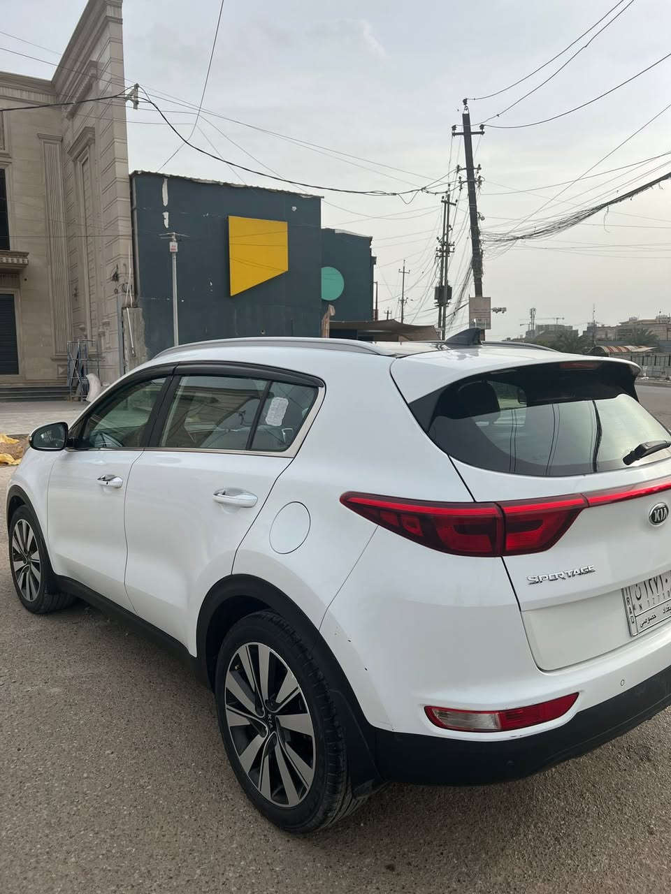 سبورتج موديل 2018 خليجي
فول مواصفات للاخير 

✅  رقم بغداد  ماشيه 75 الف 

✅ محرك دوش 2000 

✅ بانوراما

✅ بصمة

✅ بصمة ابواب

✅ جنطة كهرباء 

✅ درايف مود ( انظمة قيادة متغيرة )

✅ ترحيب عند الاقتراب

✅ مانع انزلاق

✅ حساسات امامي خلفي وكامرة دوارة

✅ مري طي كهربائي واشارة جانبيه 

✅ ويل حجم 19   

✅ تبريد قطعتين

  السعر 184$

للاتصال : ***********

🏠  مكان سياره بغداد البلديات
