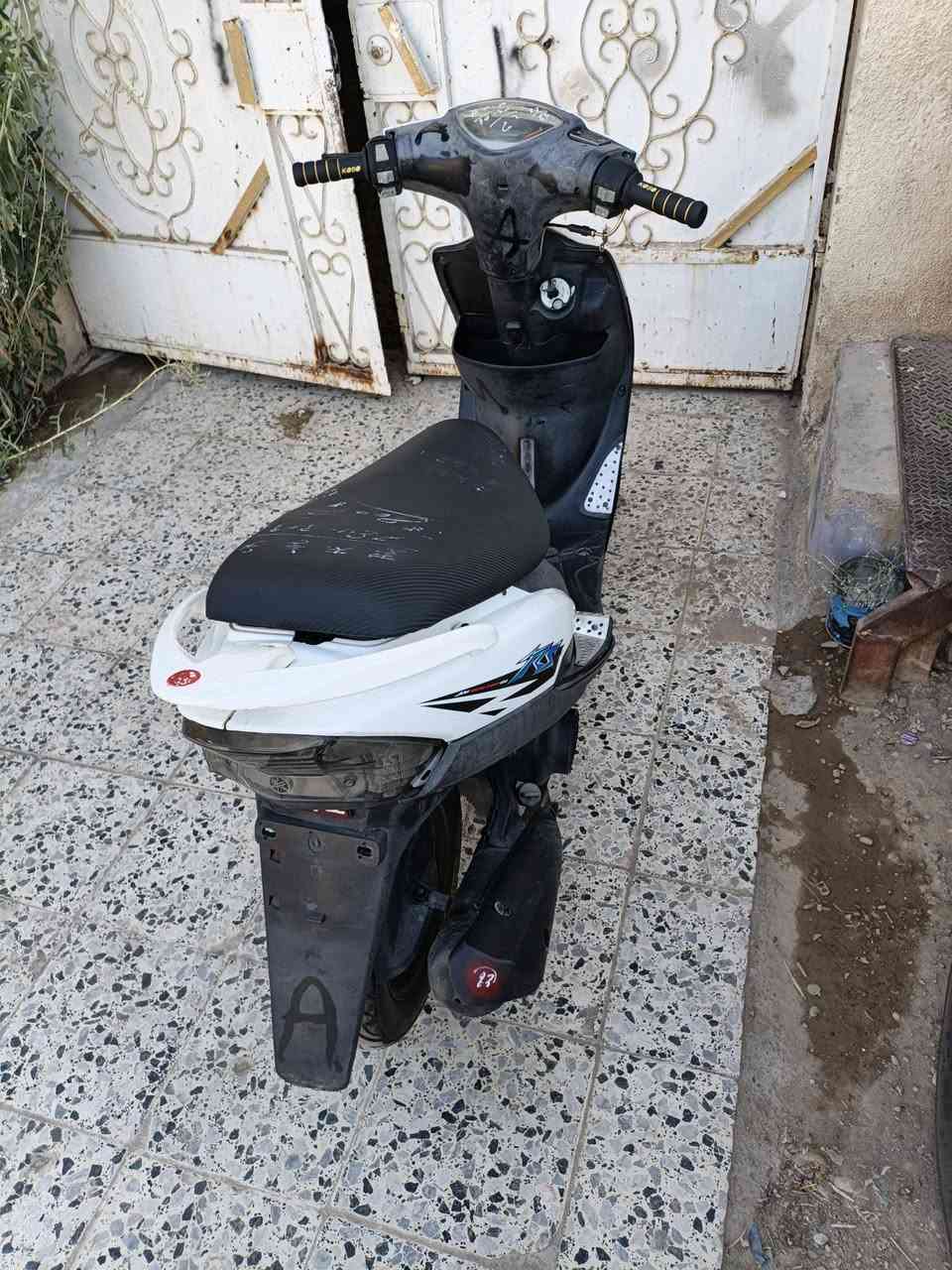 السلام عليكم دراجه ماكس عدله بلاديه ما مفتوحه سلف بلاد دمام بيهه العنوان ديالى بعقوبه الرقم ***********
