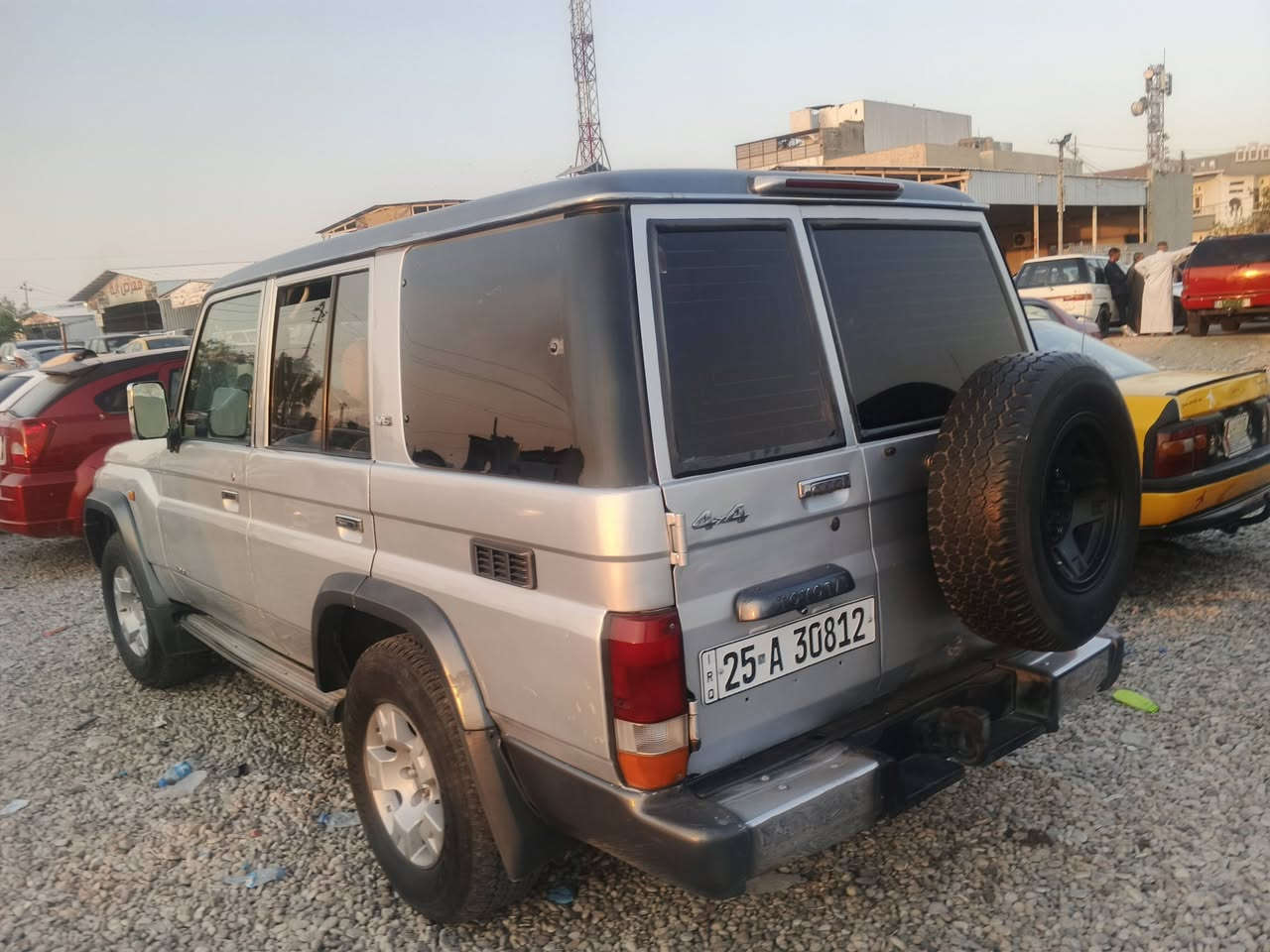 لاندگروز محدث 14
موديل 91

محرك گير بطه تبريد ويه سويج 

ترايك بصره سياره جاهزه 

رقم كركوك مشروع وطني..

تحويل وكاله...

اي نقص مابيها 

بيع او مراوس حسب القناعه....

سياره مال مطارده وصيد وبرراي...

سعرها 85ورقه وبيها مجال بسيط...

الشراي يتصل ***********...
