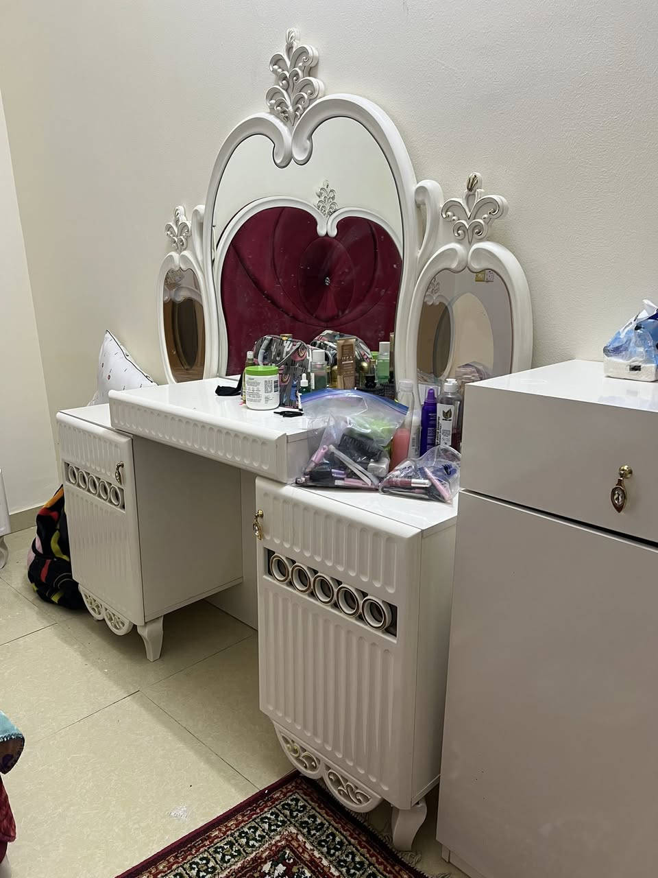 أثاث بيت للبيع للاستفسار الاتصال واتساب على الرقم/ *********** /البراضعيه /قرب السفاره الروسيه -شارع حاتم الدراجي/الرجاء الاتصال من ١٠ صباحا وحتى ١٠ مساءا فقطط
