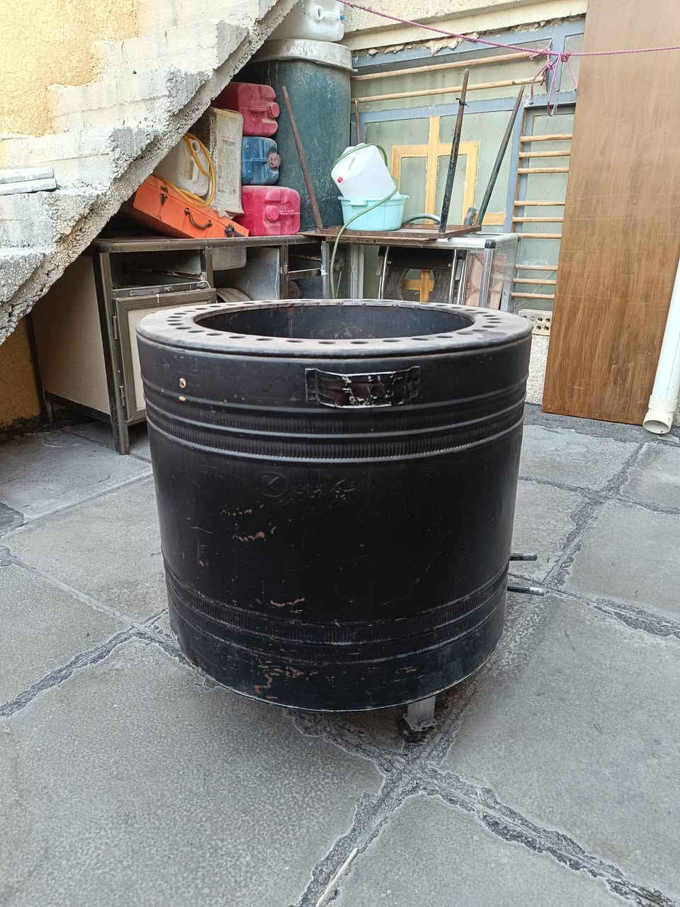 سلام عليكم غراض لبيع مثل ما موضح بالصورة
طباخ شوف العين مثل ما موضح بالصورة شغال وابيع عله شغل 

ميز بلازمه ما مستخدم جديد 
الاسعار التنور 30 قفل 
الميز 50 قفل 
المكان بغداد الغزاليه شراي تفضل خاص وسهله 
***********.
