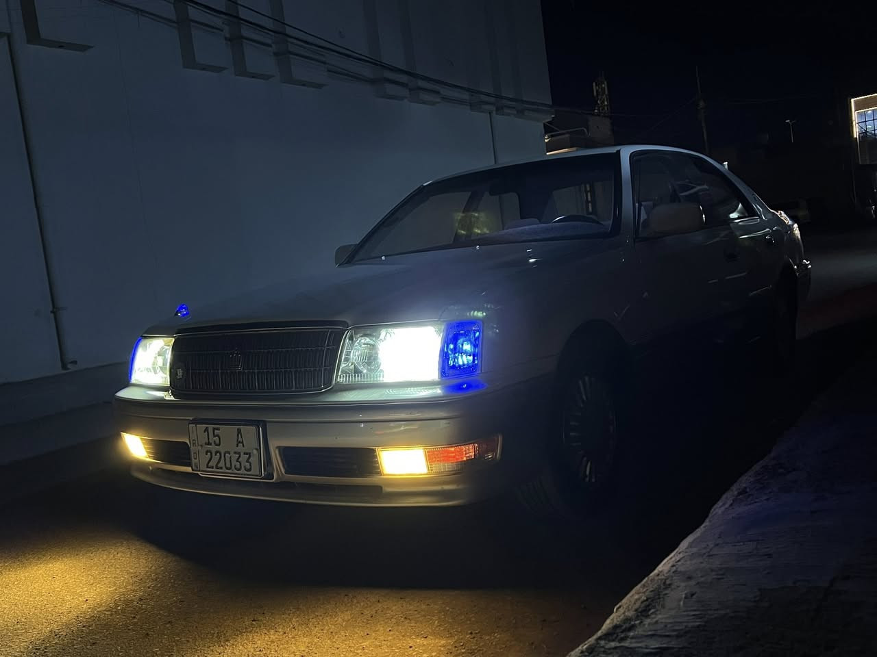 السلام عليكم راس الثور فلات موديل ١٩٩٥ رقم انبار انكليزي سنويه ٢٠٣٠  مكفوله من الكص ونقل الجثة اصوليه سيارة جديدة كلش كشنات كهرباء الصدر الاثنين تحويل ثاني يوم مكان السيارة بابل المسيب سعره ١٠٣ وبيه مجال ***********
