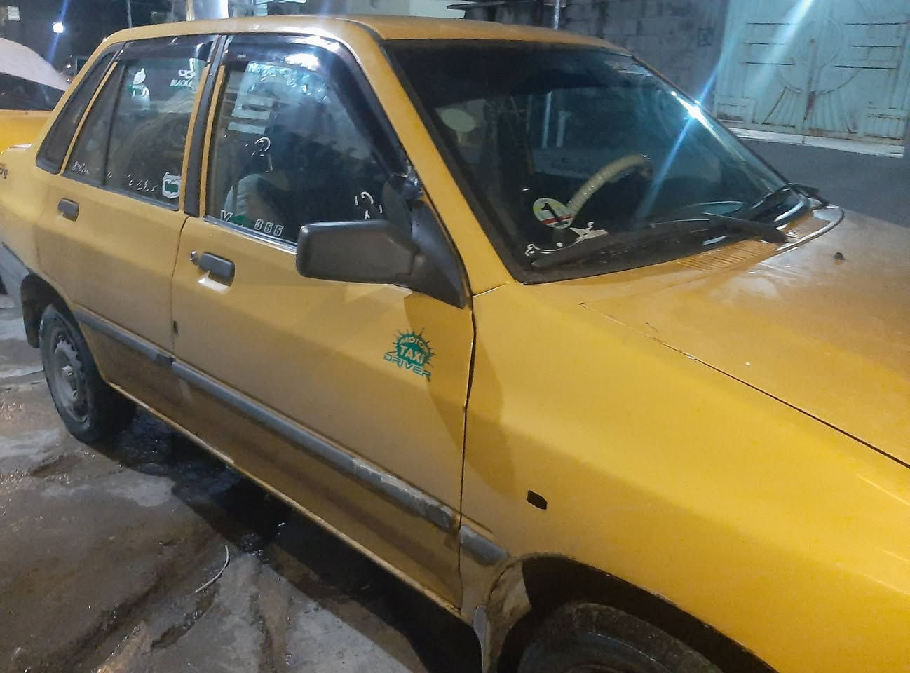 سلام عليكم  سايبه للبيع 2013 سنويا ٢٥ كاربون بانزين بيها محرك نفغ سعر 22 بيها مجال مكان الموصل الأيسر الرقم ***********
