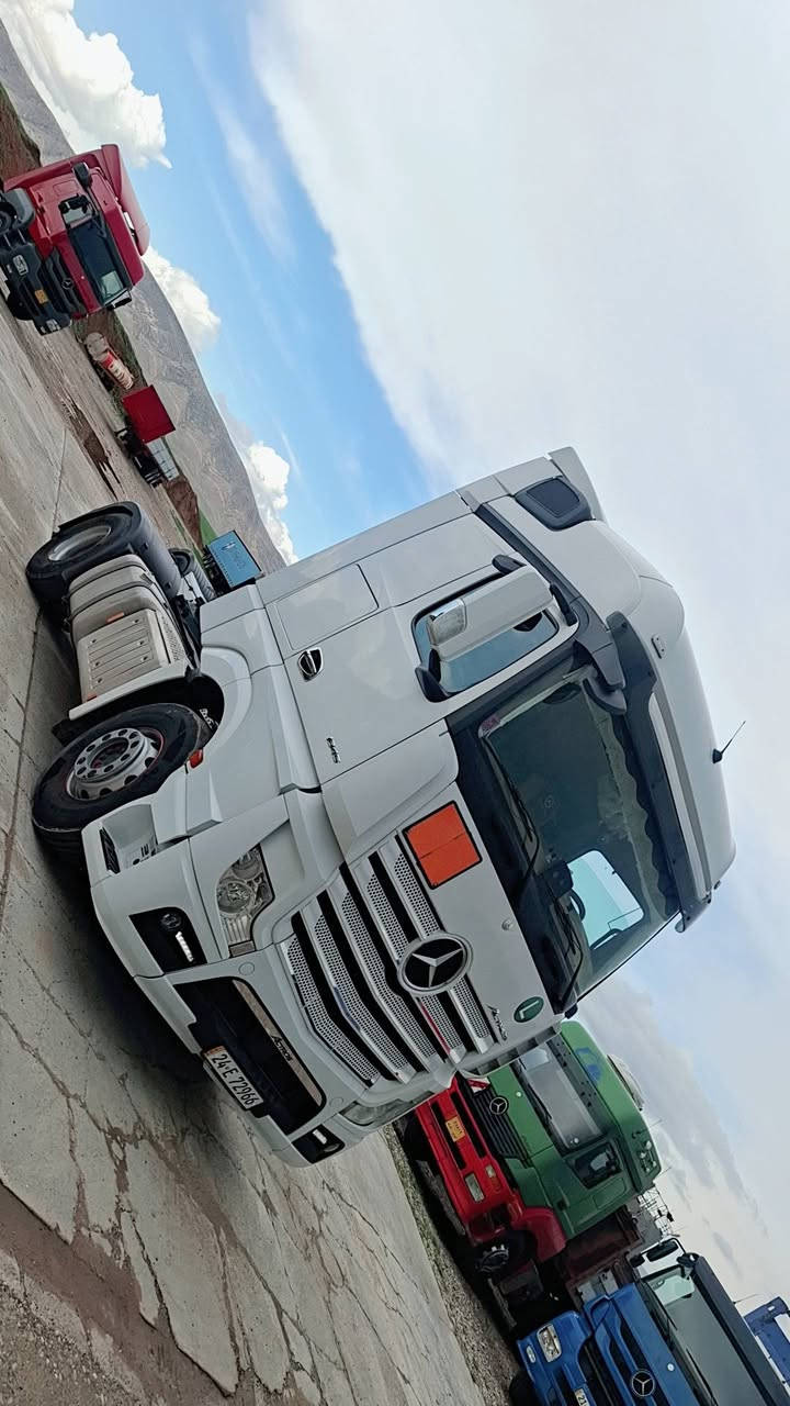 بسم الله الرحمن الرحيم 
النوع السياره . مارسدس اكتروز وحش تاك ويل دبل قماره راس تريله فقط للبيع .قماره وصط 
موديل  2018.  حجم محرك 18.45 محرك ذهبي حجم 71
مواصفات . تبريد هاف . ثلاجه داخل . دبل مناميه . دبل تانكي كاز . كاميره حساس . محور قصير . شاصي عدل امامي سبرنك .
سياره ماشيه . 930 الف حقيقي . طخم تاير جديد 
كير محرك اكسن قماره شاصي صبغ مكفول كفاله عامه شرط 
رقم سنويه هزه جديد نيضام جديد سنويه وحد . رقم دهوك  تحويل مباشر . حصه كاز موجود 
السعر 355 . معا مجال 
عنوان معرض هوار طريق دهوك موصل جمبور عميريه 
***********
***********
***********
