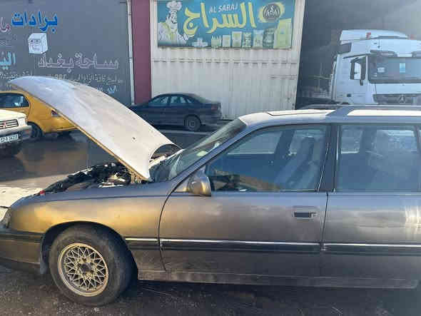 اوميكا 1991
كير توماتيك شواصي نضيفه 
بدون خيسان
سعر22ورقه
واتساب***********
