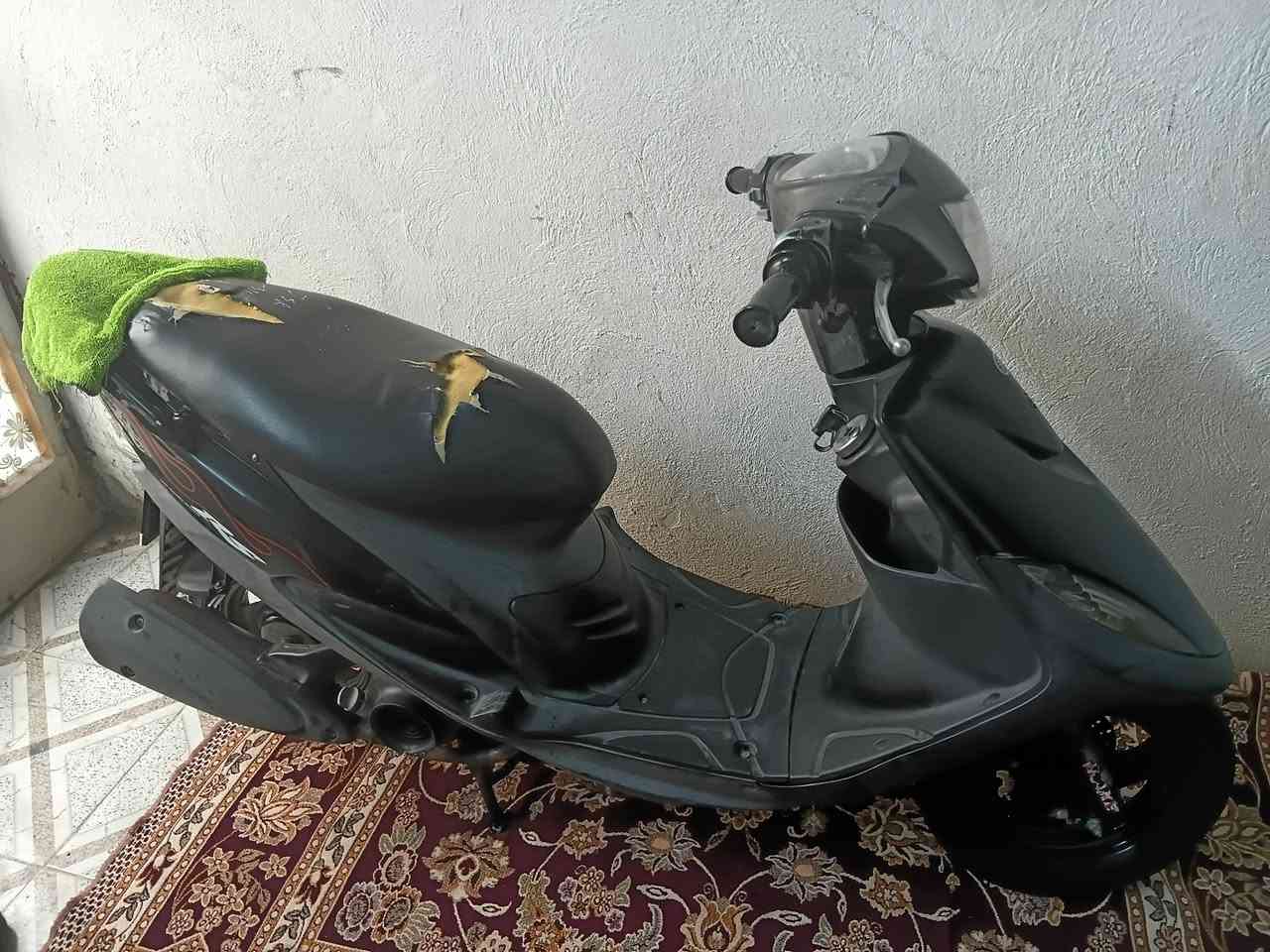 السلام عليكم عندي دراجه للبيع سعر 850 مقفوله كفاله عامه مال رمبه لا مكينه مفتوحه ولا*********** مكاني بغداد زعفرانيه
