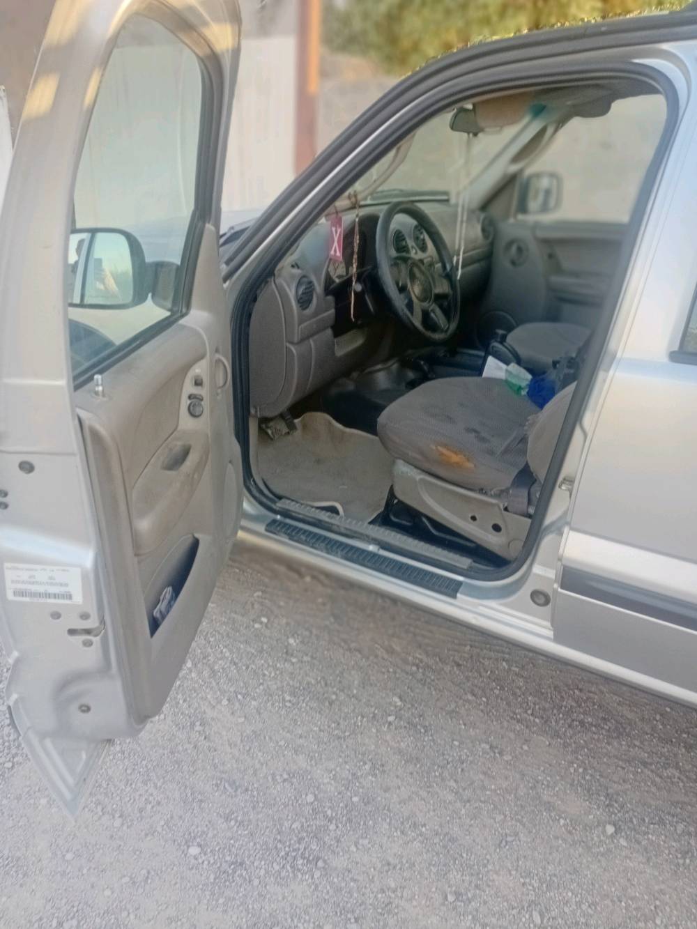 سيارة جيب شيروكي
موديل ٢٠٠٣ اوتو
لون رصاصي بلاد بيها تلحيضات
٦سلندر محرك ٣٧٠٠
تخم تاير  جام كهرباء
باسمي مكانها ديالى
السعر ٧٨ وبيها مجال