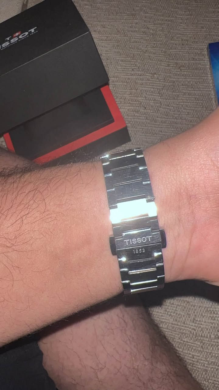 للبيع
TISSOT prx 
مكاني بغداد حي العدل 
***********
كارت الضمان موجود العلبه الاصليه موجوده 
سعر 550 وبيها مجال بسيط
