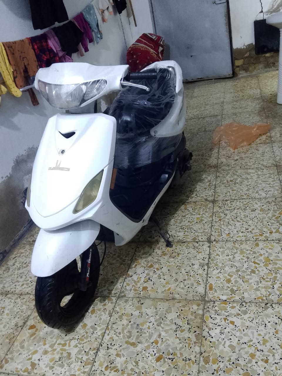 ماكس قــجمة ياباني 120 
الصناعة يابــاني ـ السرعة 120 

نظافة الدراجة واضحة بالصور 

مكينة شرط بلادية برغي مامفتوح بيها 

كابريتر بــــلادي - سلف بـــــلادي ،

العنوان بغداد الشعب نهاية الفورتات -السعر ٣٧٥ وبيها مجال

الشراي يتصل واتساب واتصال خط.  ‏‪0778 003 9422‬‏
