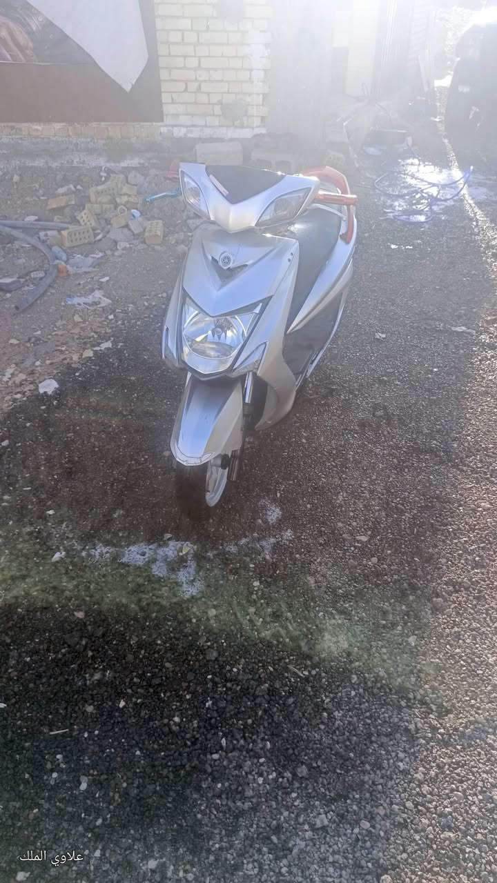 سلام عليكم
لد 2017
دراجه كلش حلوه وجديده
مكينه مكفوله
كهربائيات كلها شغاله
تايرات امامي خلفي جديد
قبق فلاوين رياضي
يدات رياضي 
يده بريك رياضي
سعرها 600وبيها مجال
مكان الغزاليه
***********
***********
