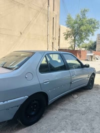 بيجو فرنسي 2002 للبيع او مراوس سعرها46 وبيها مجال بسيط  مكينه كير تبري...