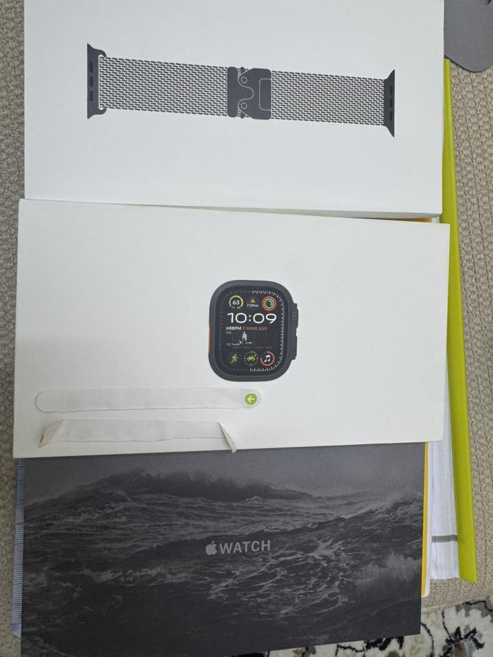 سلام عليكم 
ساعه ابل الترا2 تيتانيوم اسود
بطاريه 100‎%‎ 
نظافه99‎%‎
كامل الملحقات الاصليه معى السير الاصلي
حجم49m
سعر875 الف
عنوان بغداد
***********
