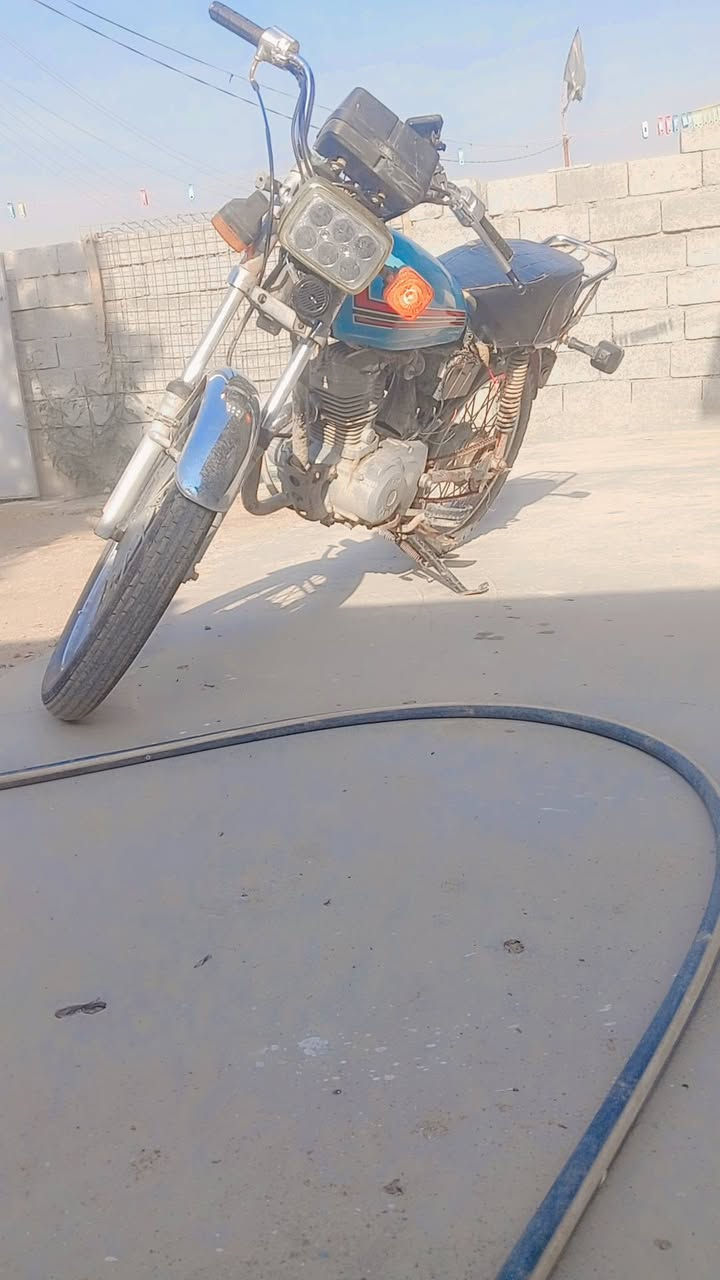 سلام عليكم دراجه أرشه 4كير لبيع محرك مكفول كفاله عامه كشر حلو شاصي مكفول من كسر او لحيم دراجه اصوليه مدفوعه كمرك كهربيات كلها شغله نص هندر تشتغل مكاني بغداد قريب على بسمايه سعرها 375وببها مجال 
دراجه حلوه تخبل التفاصيل اكثر نتصل على الرقم خاص ماكو ***********a
