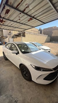 BYD QIN PLUS   ماشيه 7500 الكلي  2000 ع محرك فقط  رقم بغداد رقمها مميز...