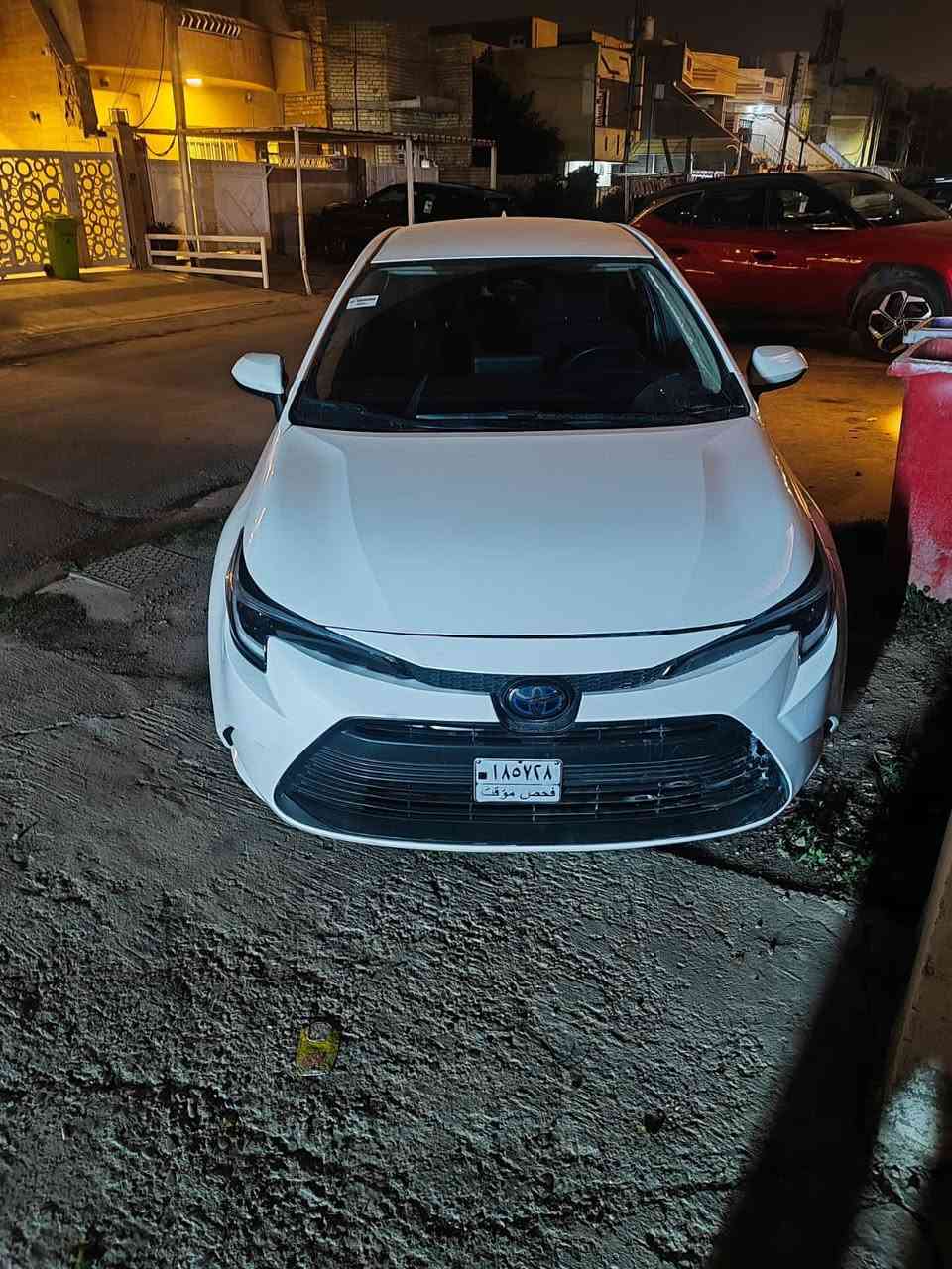 السلام عليكم اخوان كورولا ٢٤ وارد امريكي هايبرد  فئه le بصمه رادارت جانبيه لون ابيض ماشيه ١٨ الف سياره جديده حادث السياره جاملغ وبنيد وصور الحادث بلمنشور  تعمير درجه اولئ السياره بدون رقم تترقم جميع المحافظات مجانا للاتصال *********** السعر ١٥٥$   اخوان ياباني اصل
